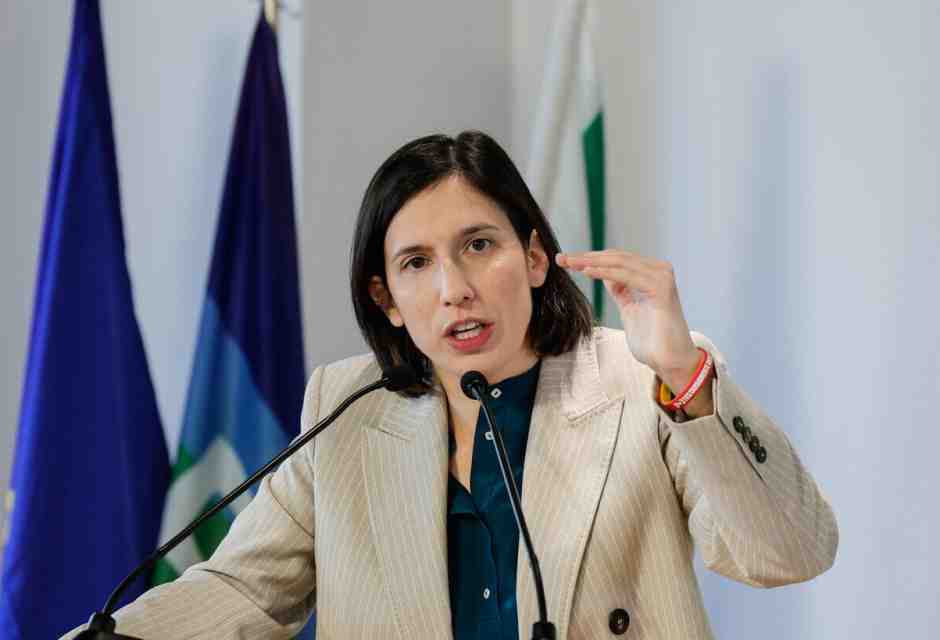 Anche 5s e Avs presentano odg per lo stop delle armi a Kyiv. Guerini (Pd): “Così fanno un favore alla destra”