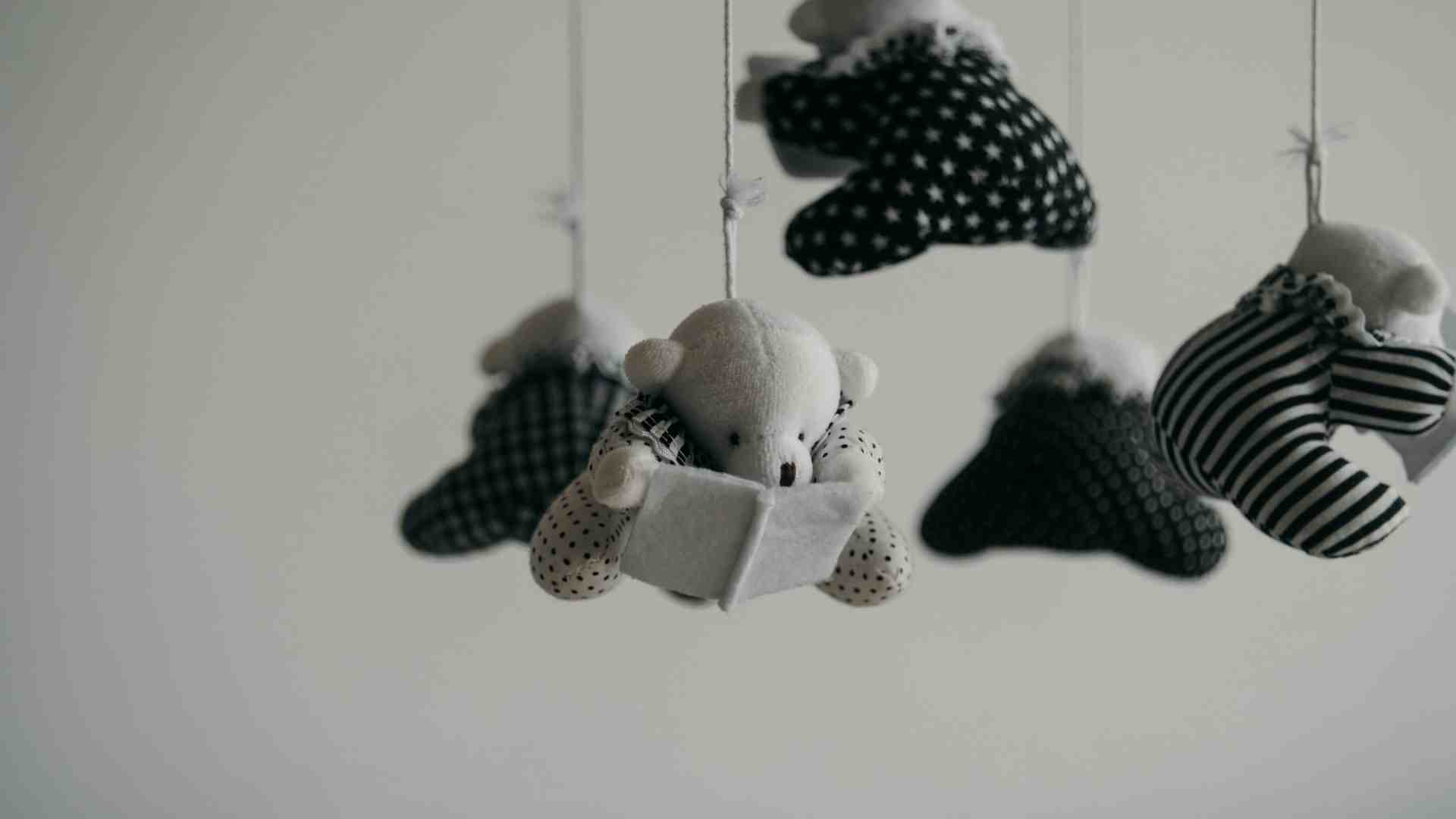 Parigi vuole un “piano Marshall per la natalità”. L’eccezione francese è finita