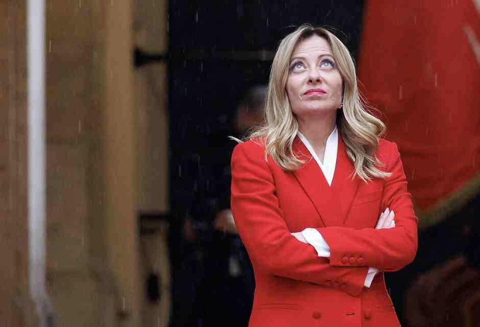 Meloni trasforma Salvini in un pro Kyiv. Vannacci fa l'imbucato e promette battaglia sulle concessioni balneari