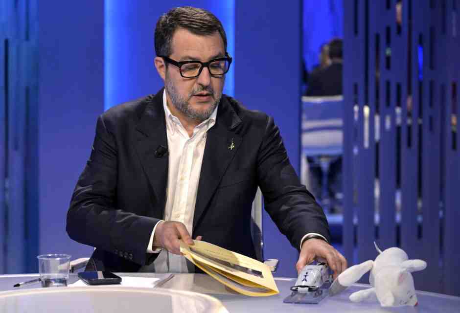 Salvini trasforma il cinema poliziesco all’italiana in discorso politico