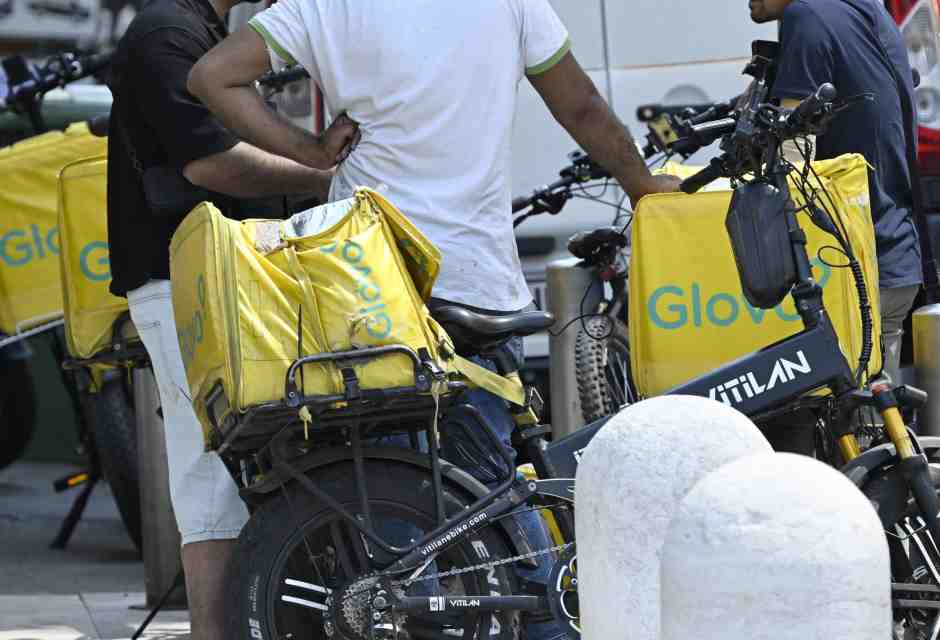 Non solo Glovo: al lavoro serve più formazione. La via lombarda