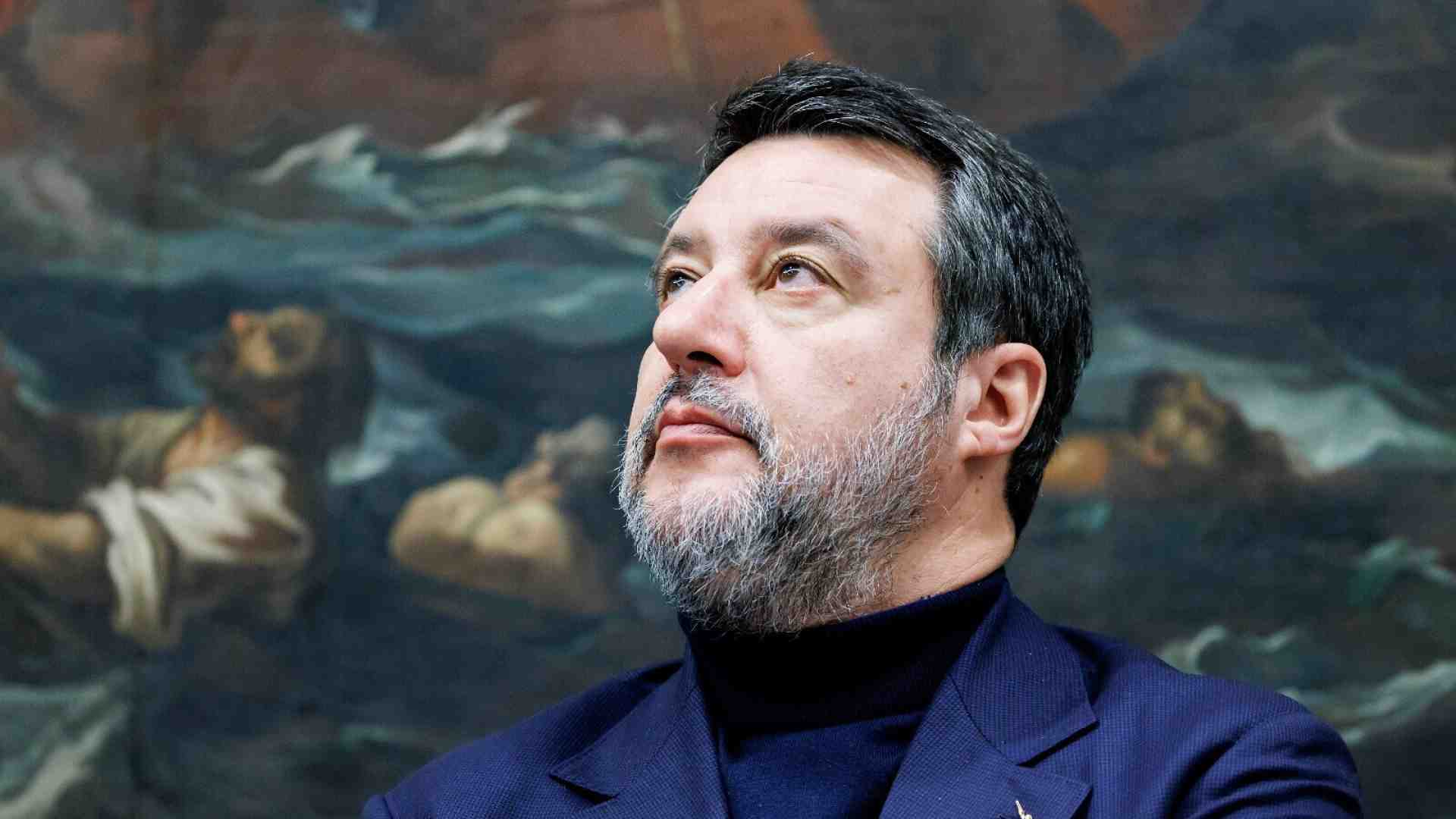 Salvini blocca lo sciopero del trasporto aereo: "Non durante le Olimpiadi"