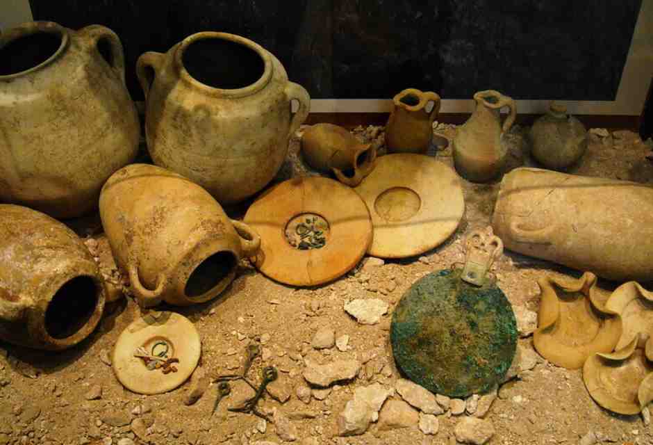 I trafugatori di salme di oggi non pensano più al corredo funebre