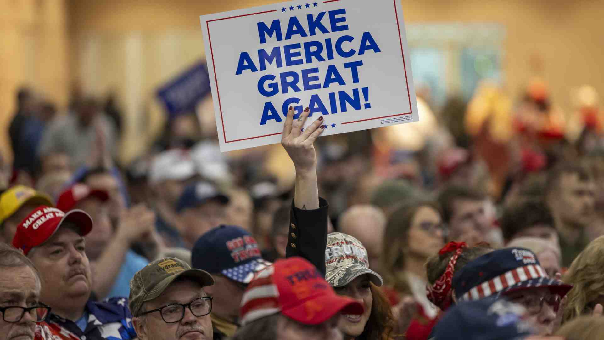 Di chi è l’oscuro “do thank” francese nella rete Maga europea