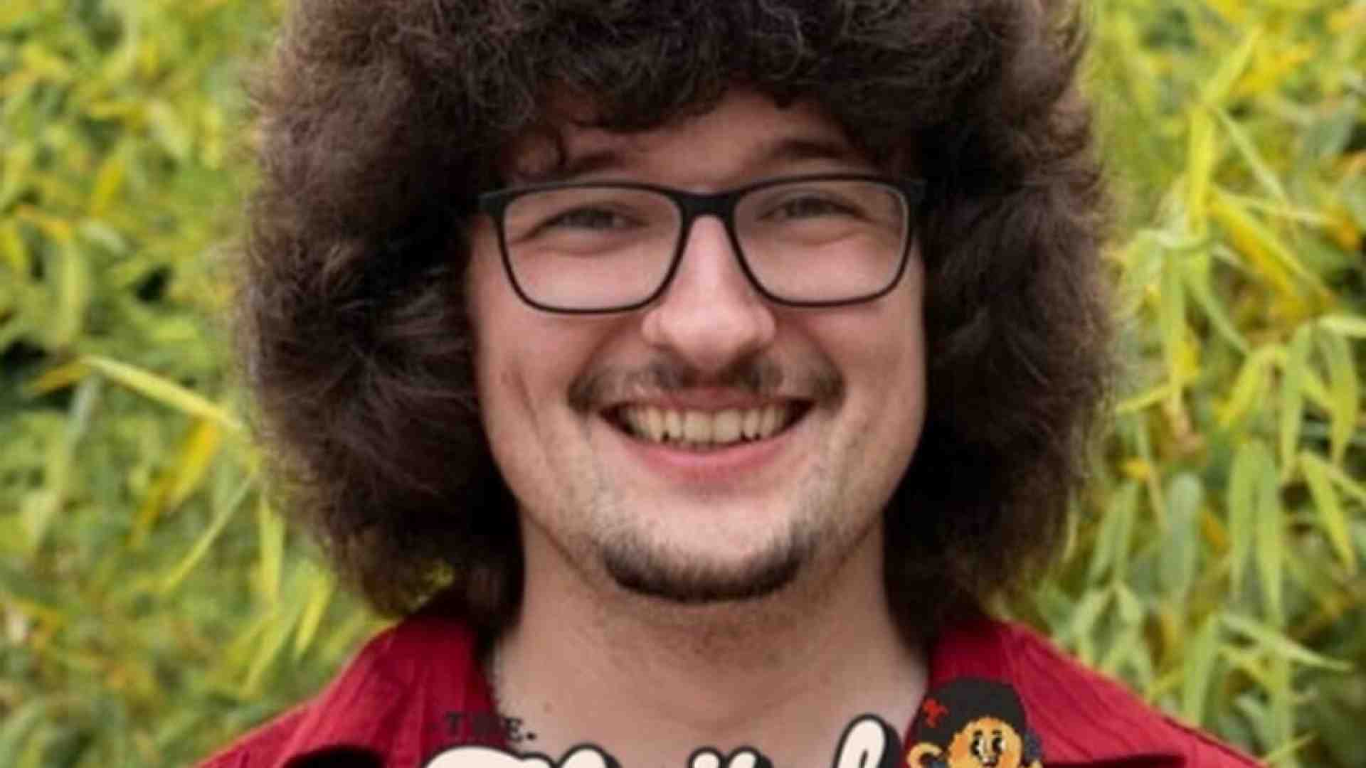 Il tifoso capellone dello United ha rotto le scatole