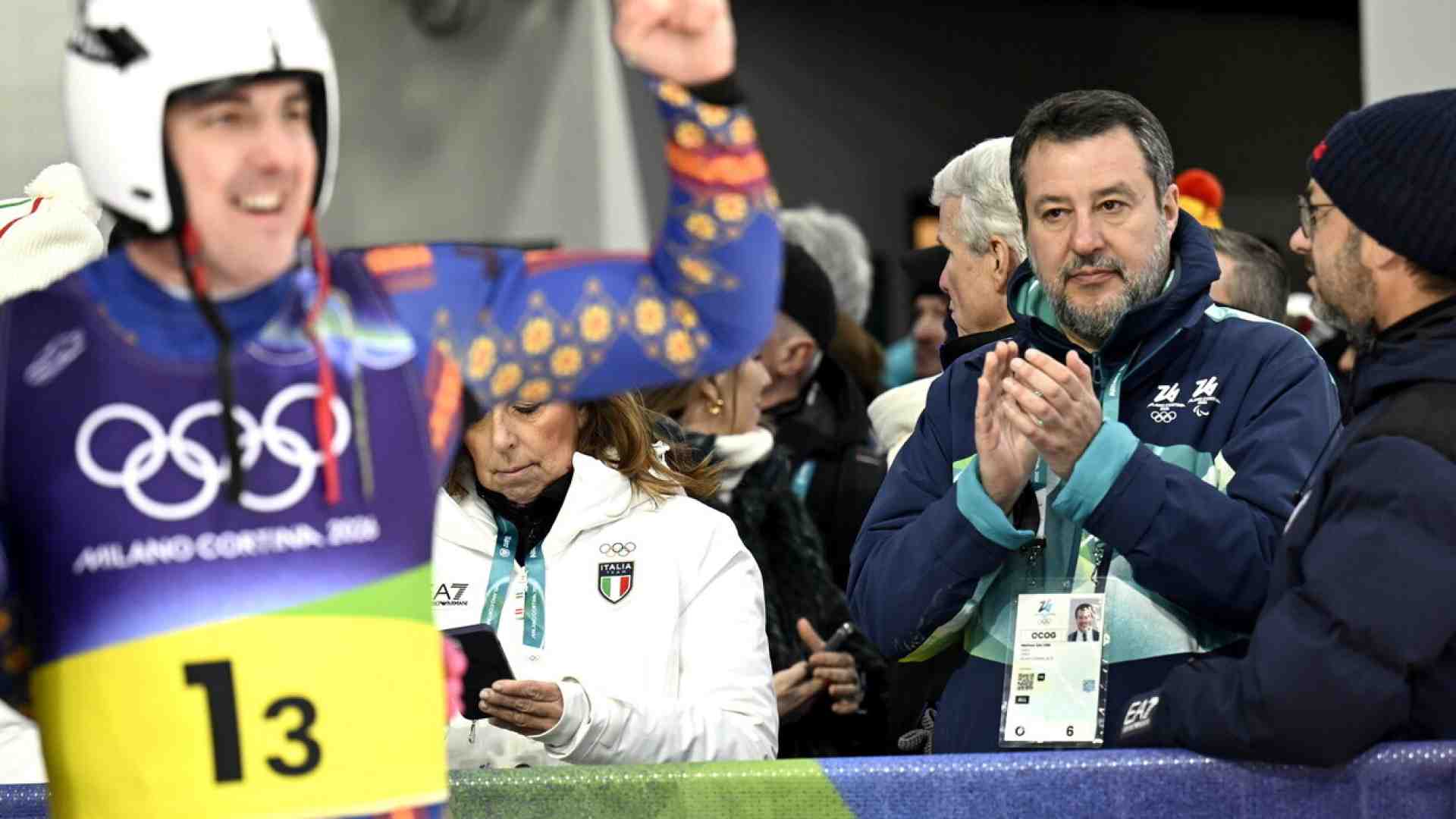 Salvini ski: sta fisso a Cortina, gli scoppia il Veneto e il baby Vergiati lo sfida