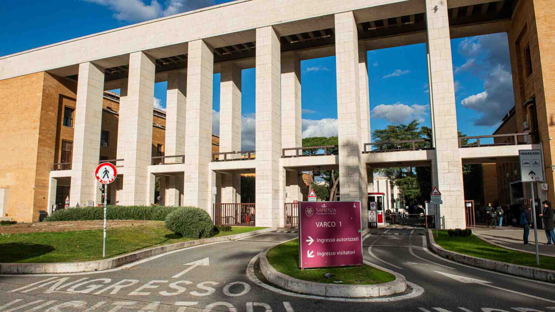 Dopo quindici giorni dall'attacco hacker la Sapienza torna digitale