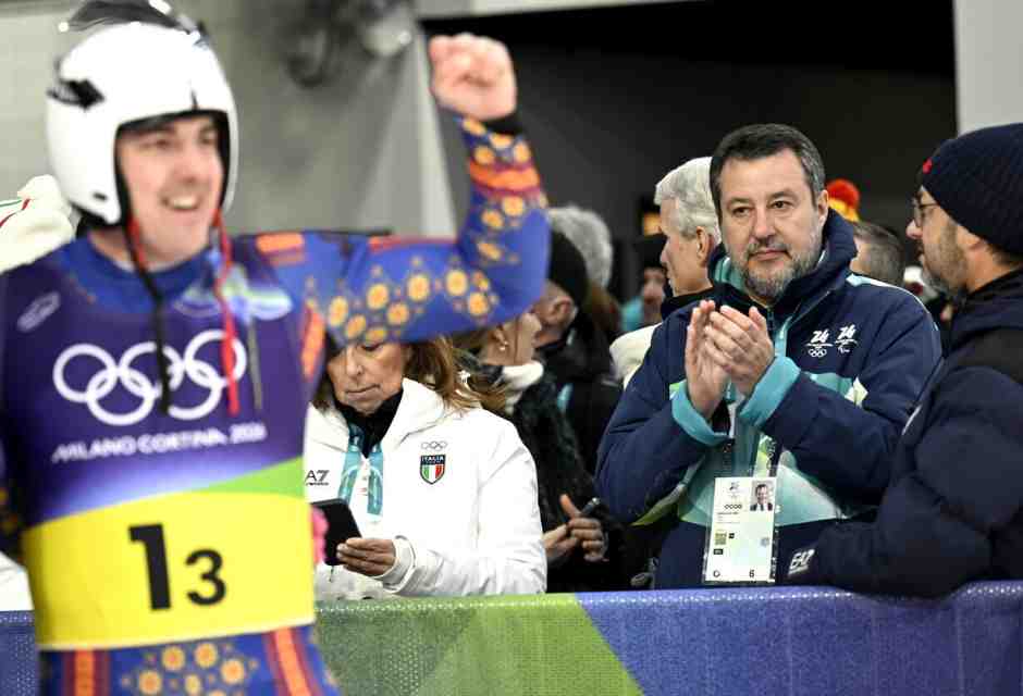 Salvini ski: sta fisso a Cortina, gli scoppia il Veneto e il baby Vergiati lo sfida