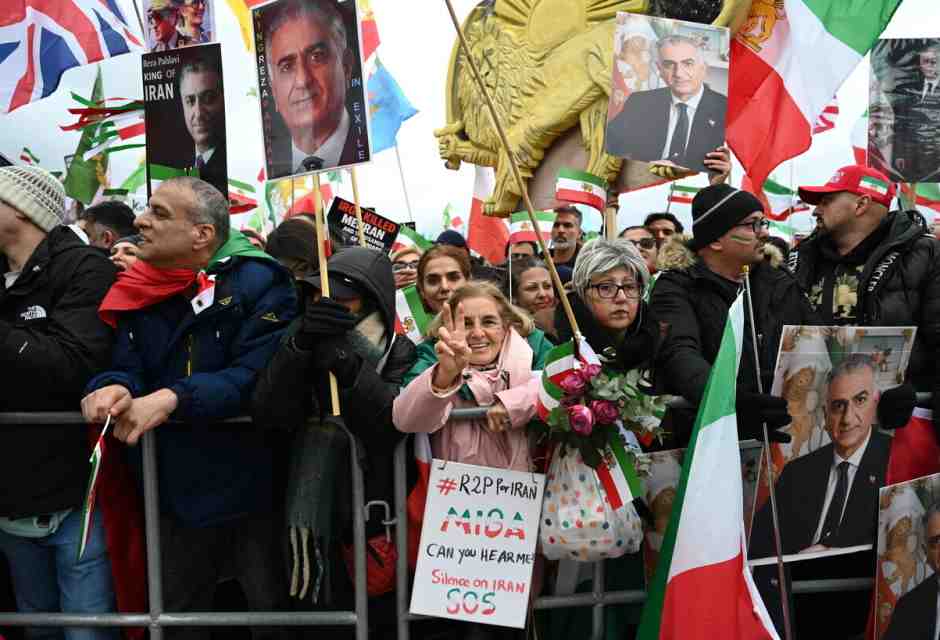 La grande manifestazione di Monaco contro il regime iraniano e il silenzio italiano