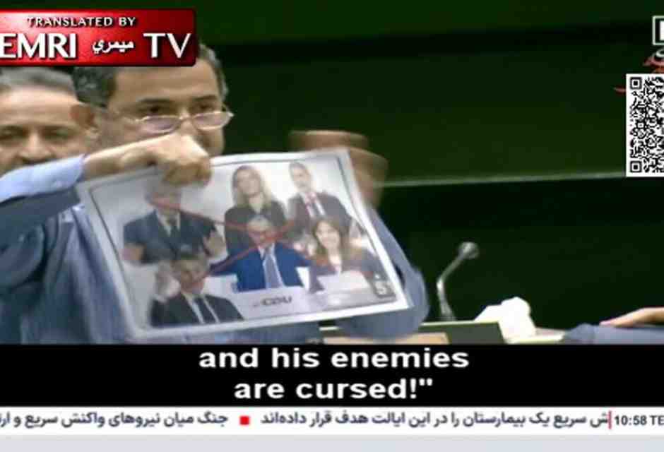 In Iran un deputato ha strappato la foto di Mattarella. Tajani convoca l'ambasciatore