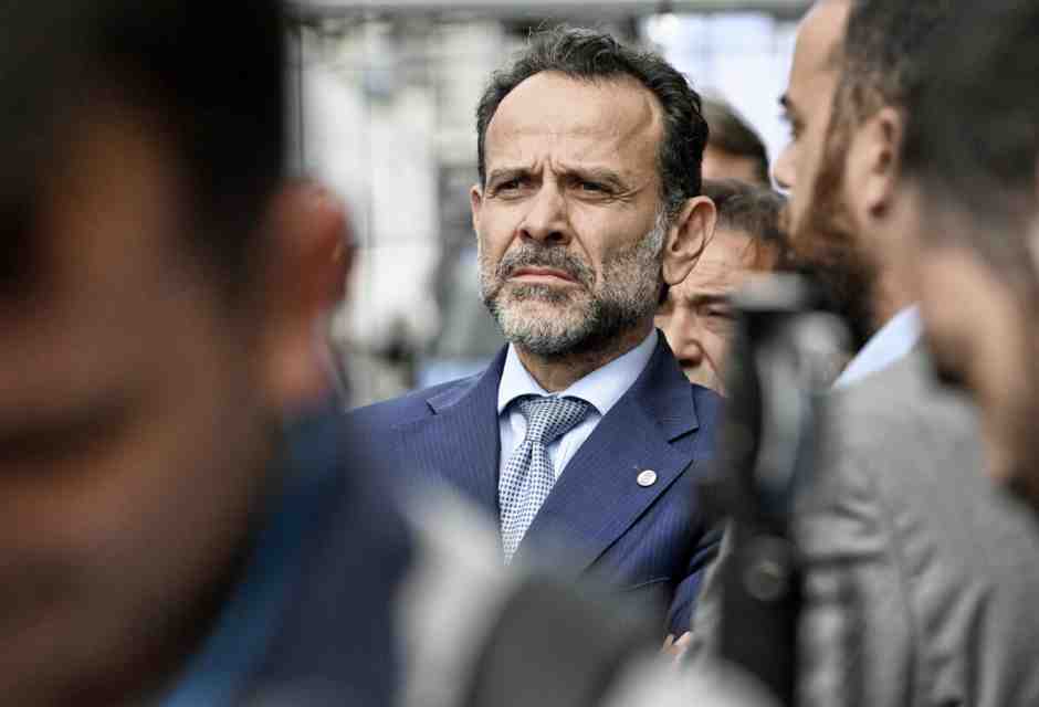 Minenna No logo: toglie dal sito i simboli abusivi delle università