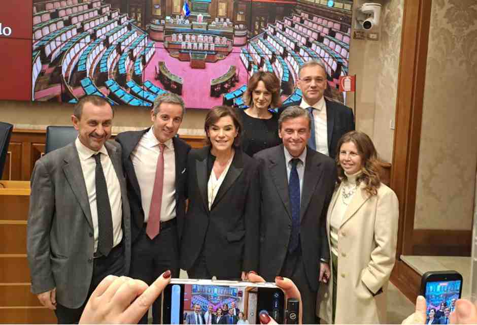 La sinistra radicale di Schlein e le ambiguità in Europa: Elisabetta Gualmini spiega i motivi dell'addio al Pd