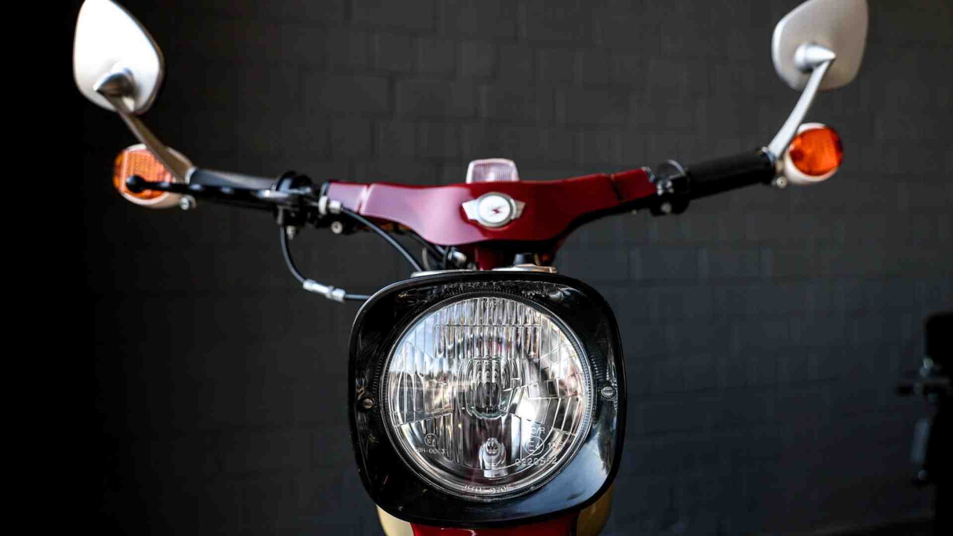 Giù le mani dai motorini Simson: l'AfD va pazza dei mezzi della famiglia ebraica