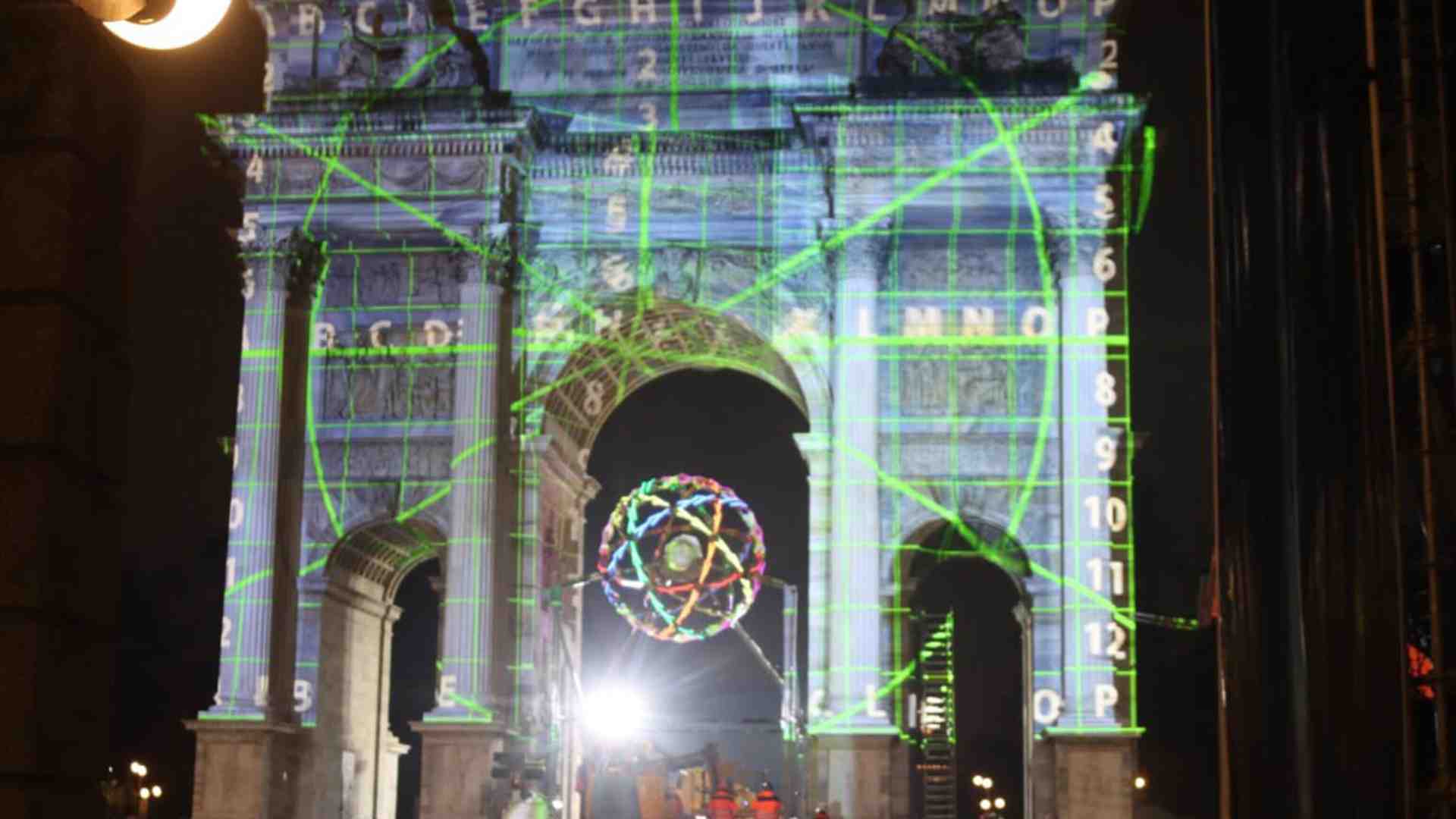 La politica ama Tolkien ma ignora l'occhio di Sauron nel fuoco olimpico a Milano