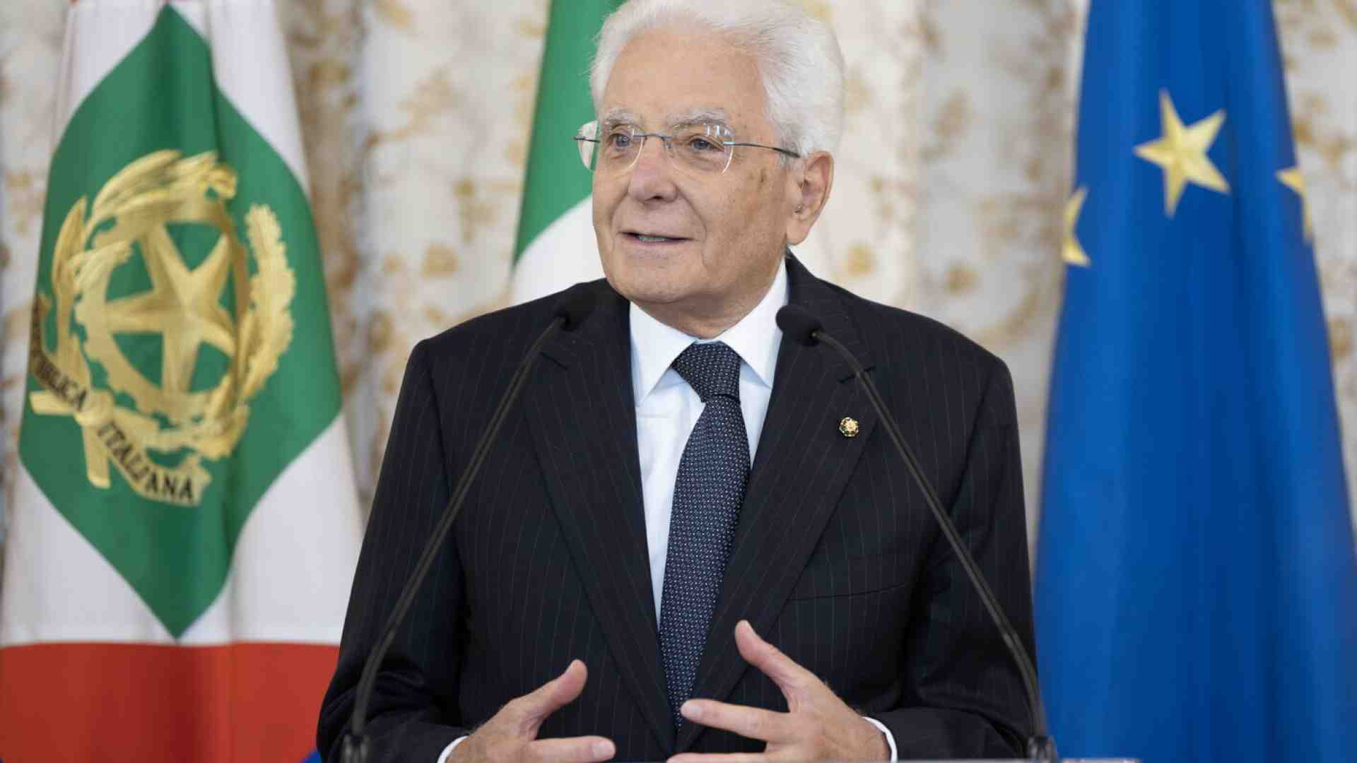 Mattarella partecipa a sorpresa al plenum del Csm: "Serve rispetto vicendevole per le istituzioni"