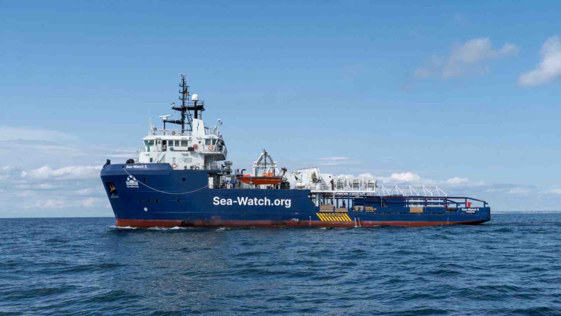 Il tribunale di Catania revoca il fermo di Sea Watch 5. Salvini: "Pregiudizio politico di alcuni giudici"