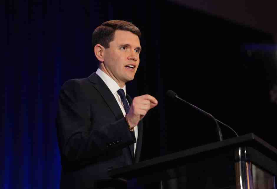 Fare i soldi contro la censura di Trump