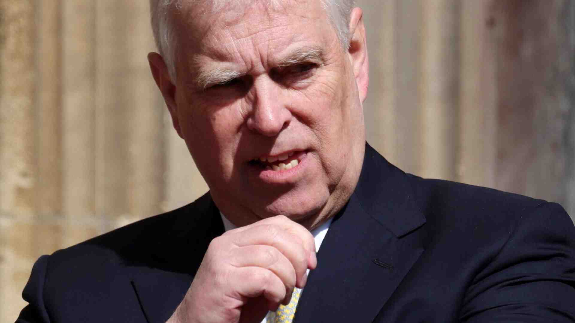 Arrestano il principe Andrea e gli sciacalli si avventano