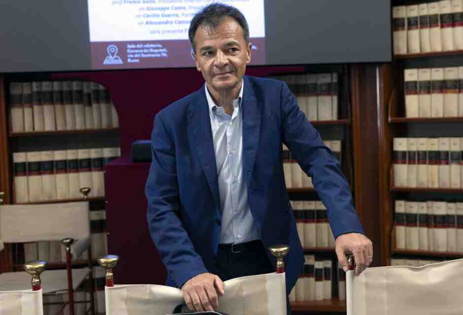 L’ex Pd Fassina: “Bene tassare gli extraprofitti. Ma il governo improvvisa”