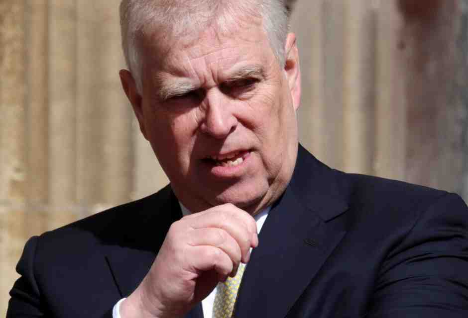 Arrestano il principe Andrea e gli sciacalli si avventano