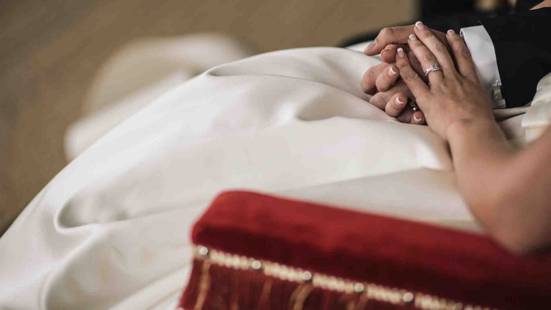 La monogamia, un’eccezione nella storia (un po’ come la democrazia)