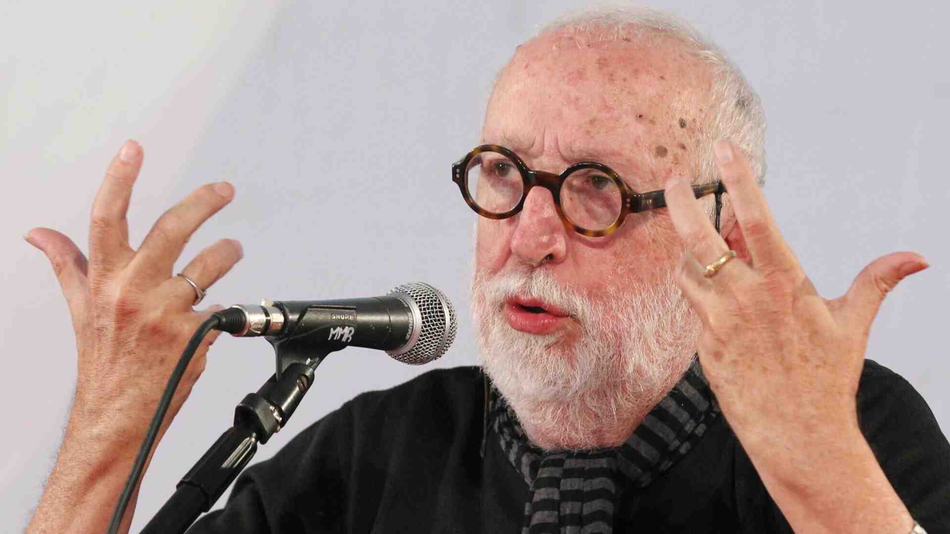 Swinging Mosca con Andrea Branzi. Un reportage tra fotografi e designer