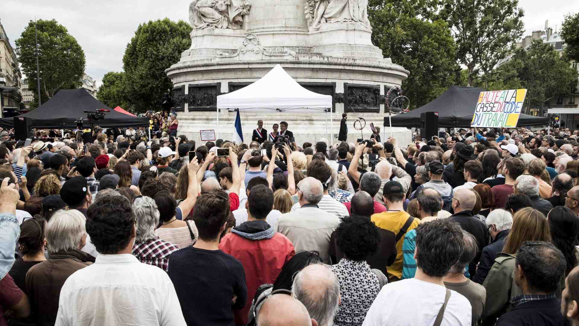 La piazza di Lione fa paura