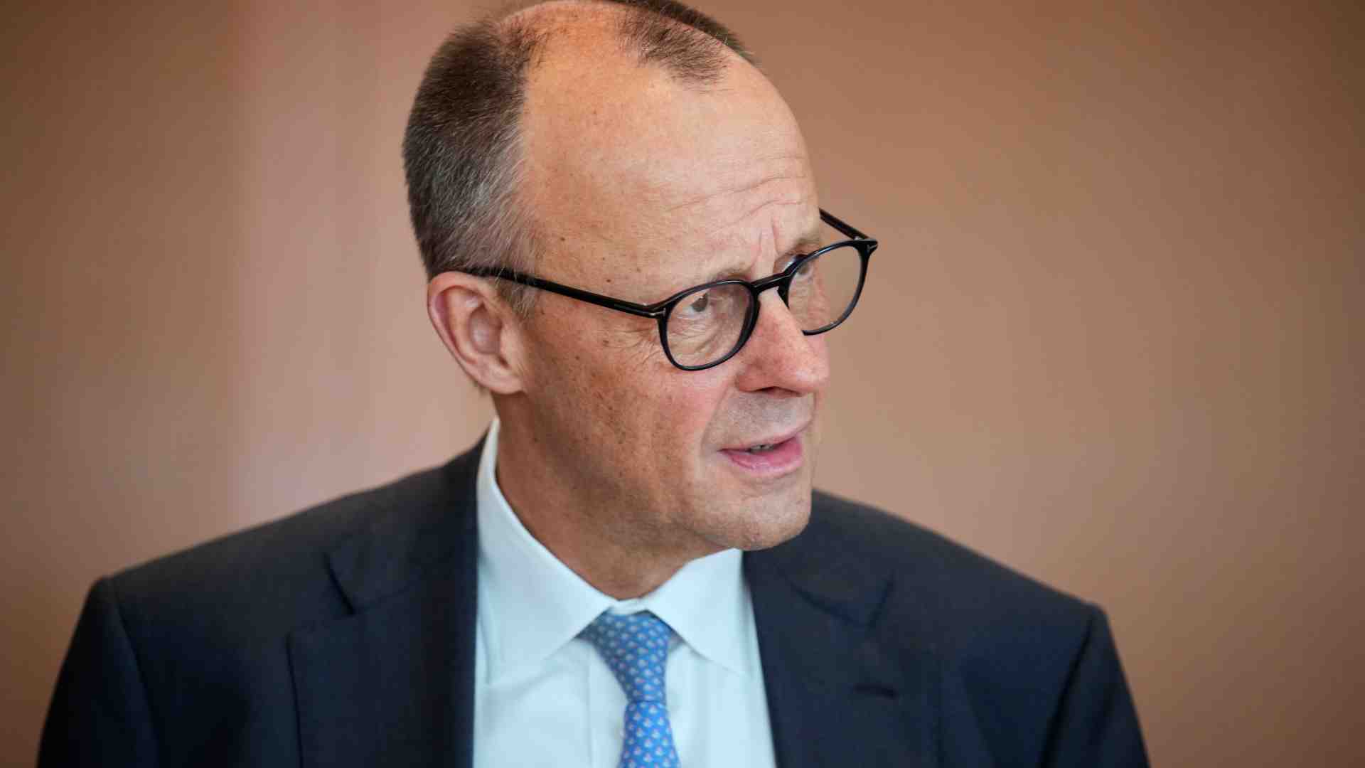 Al congresso della Cdu, Merz è un po’ stritolato. Il nodo del 30 per cento