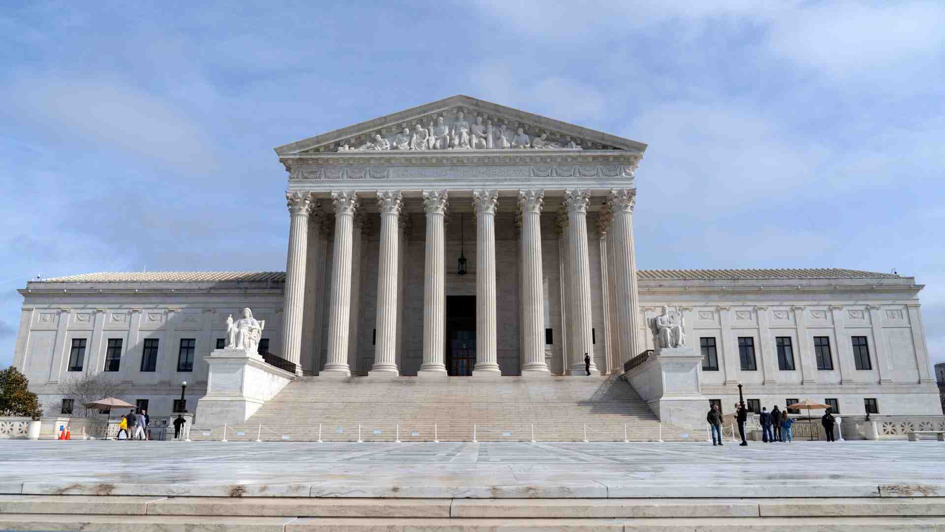 C’è un giudice a Washington: la Corte Suprema conferma che i dazi di Trump sono incostituzionali