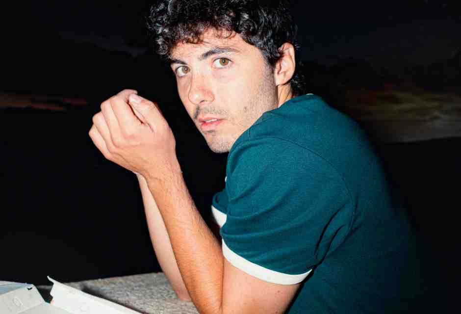 Fulminacci tra le macerie del pop, a Sanremo con un'elegante ironia. "Spero di arrivare quinto"