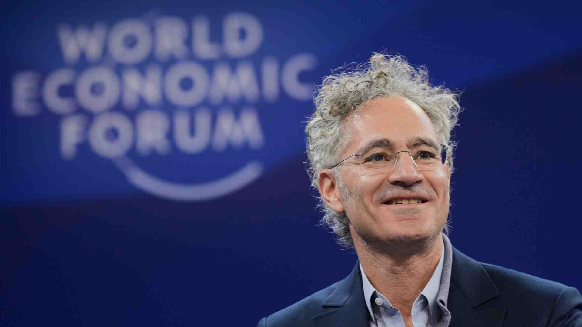 Ritratto di Alex Karp, il capo di Palantir, che pensa di “reggere la civiltà sulle spalle”