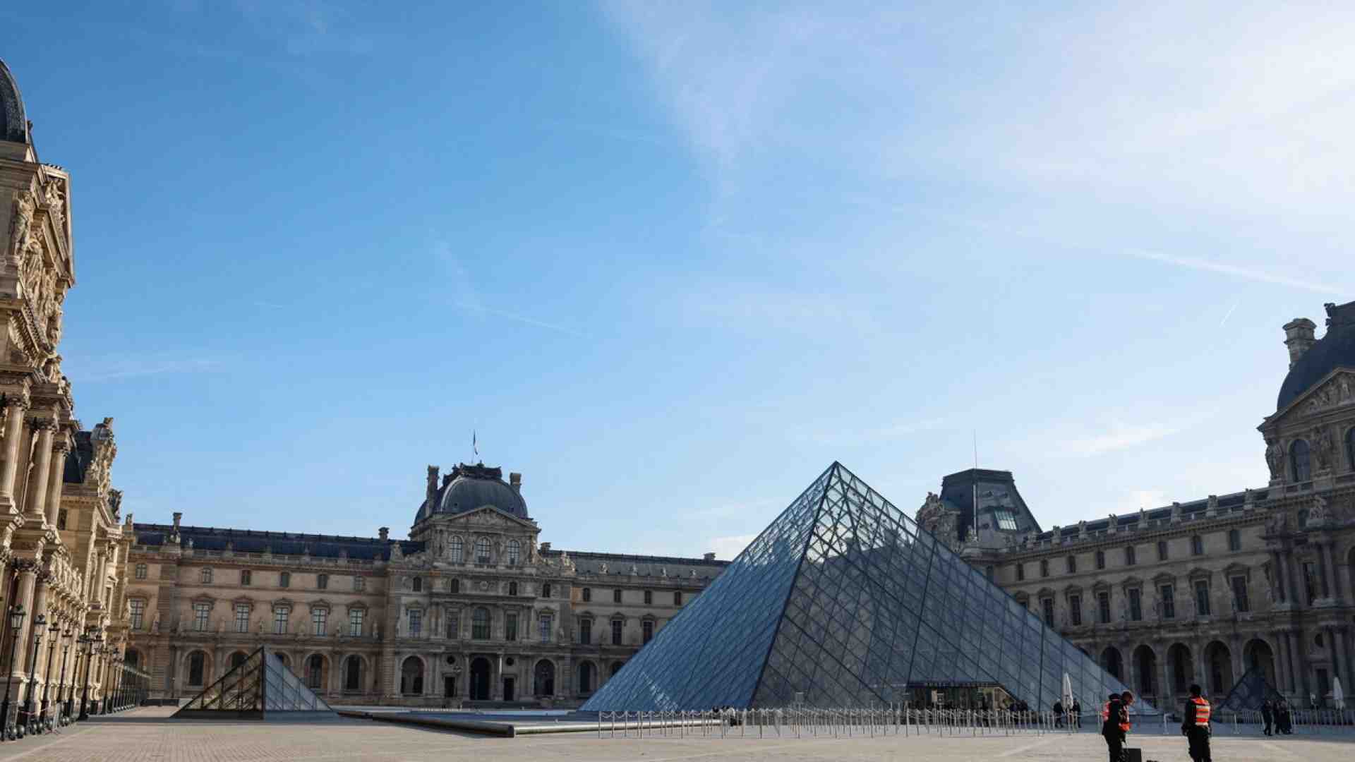 La direttrice del Louvre si è dimessa: "Siamo stati travolti da una tempesta mediatica"