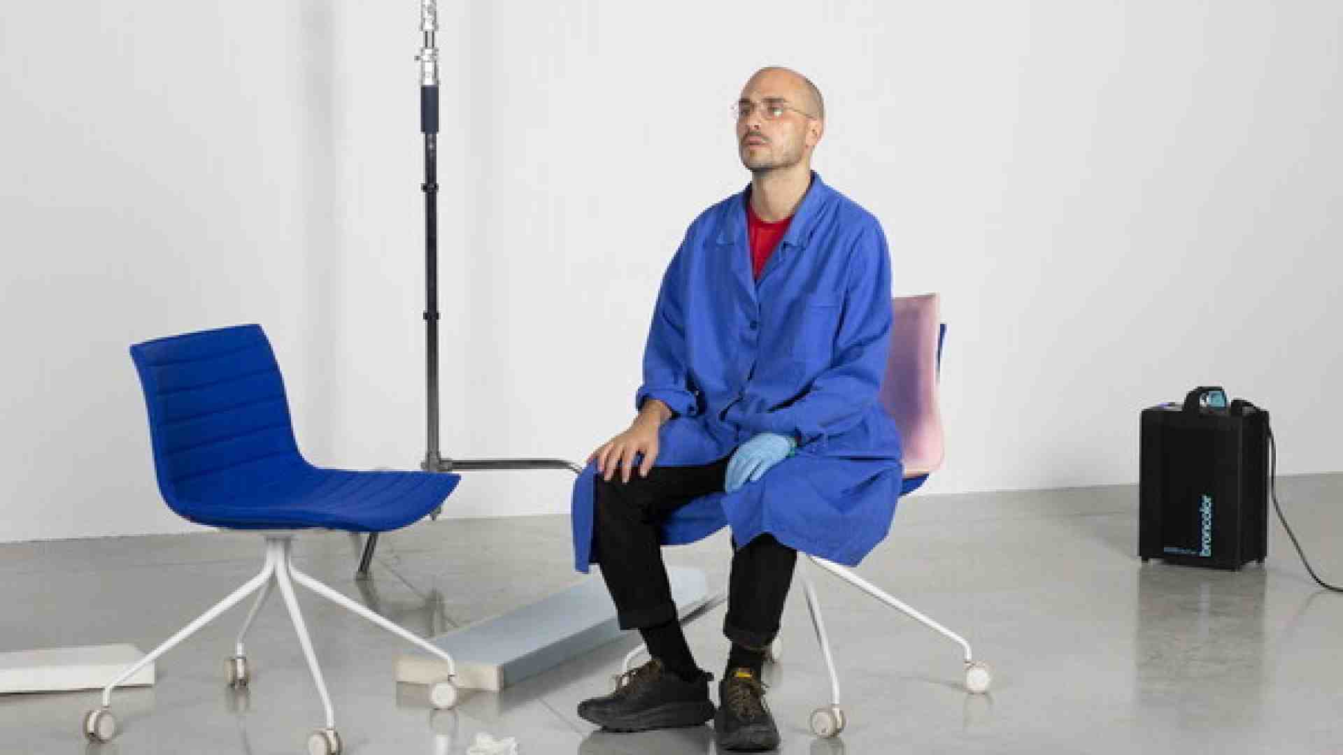 L'interesse per le parole, più che per le immagini. Lo sguardo di Alessandro Calabrese