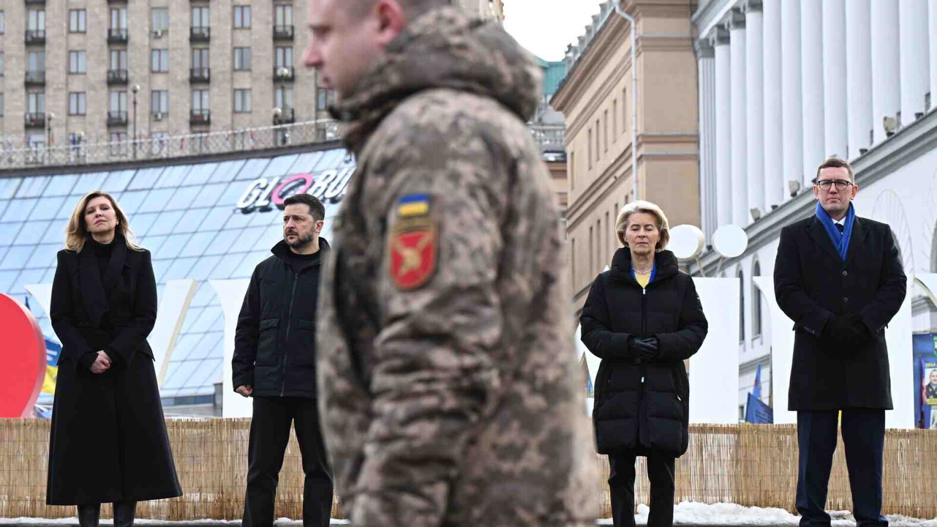 “Voglio una data”. La richiesta di Zelensky per l’adesione all’Ue ai leader europei a Kyiv, solidali ma a mani vuote