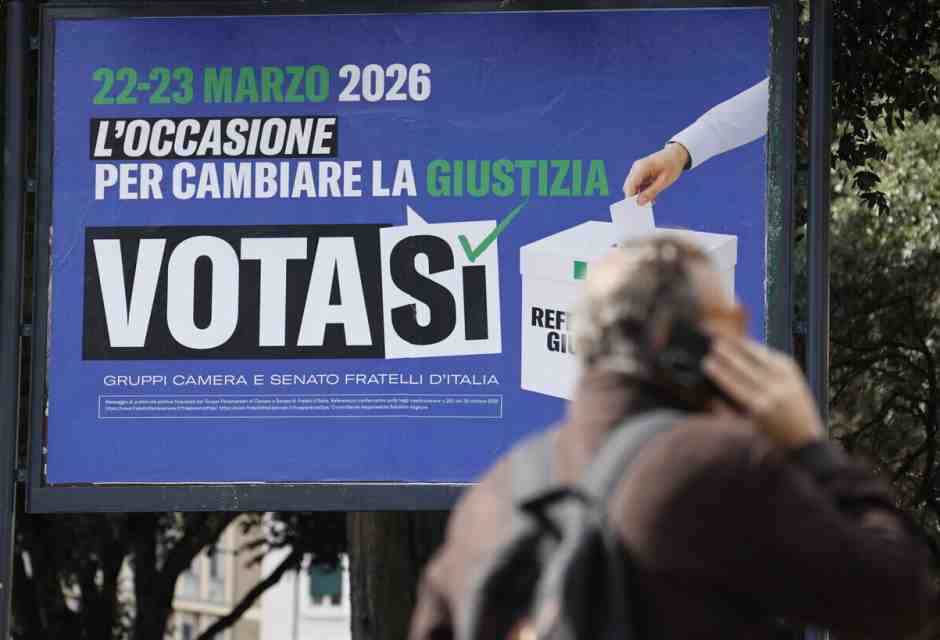 È derby tra i comitati per il sì al referendum. E scende in campo Mantovano