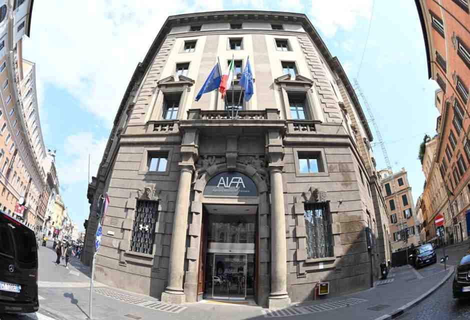 Farmaci, spesa fuori controllo e responsabilità in fuga