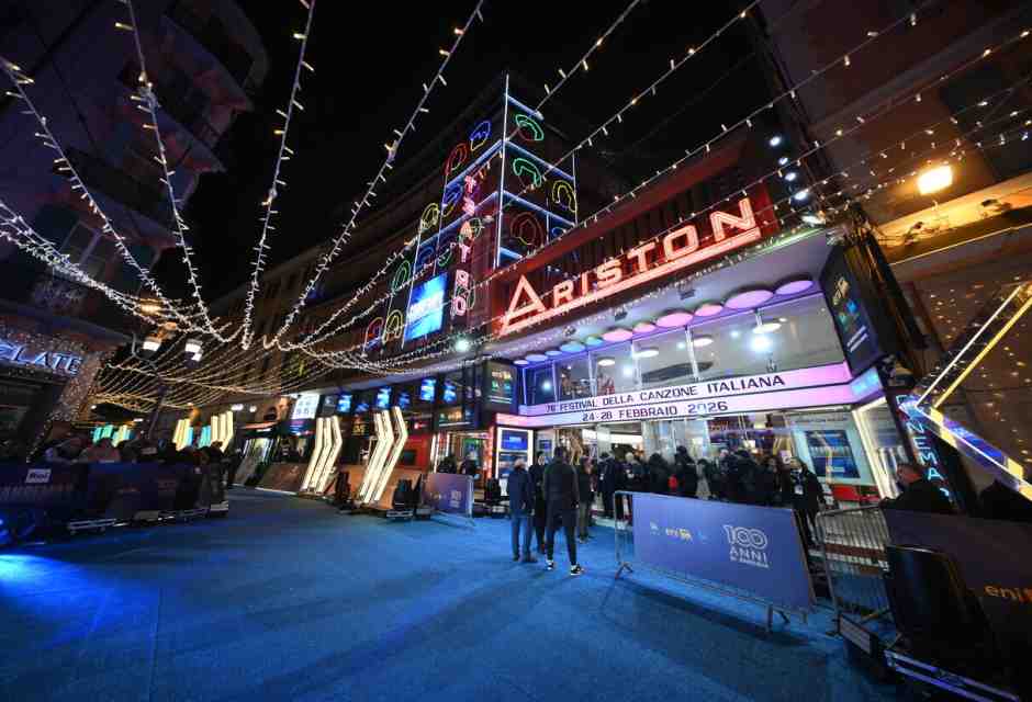 Metti che Meloni si presentasse davvero all’Ariston, allora sì che sarebbe Sanremo-Super Bowl