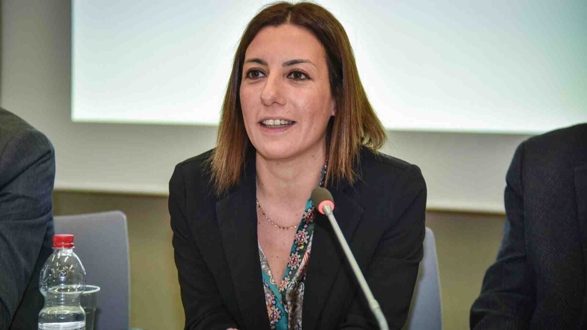 Spostando le primarie più a sinistra, spunta Anita Pirovano