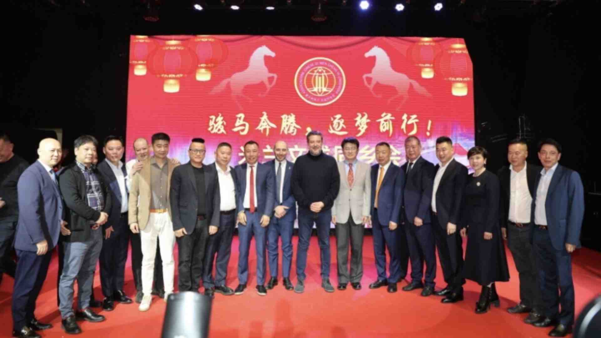 Salvini al gala del Fronte unito cinese a Milano, una settimana dopo l’hackeraggio alla Digos