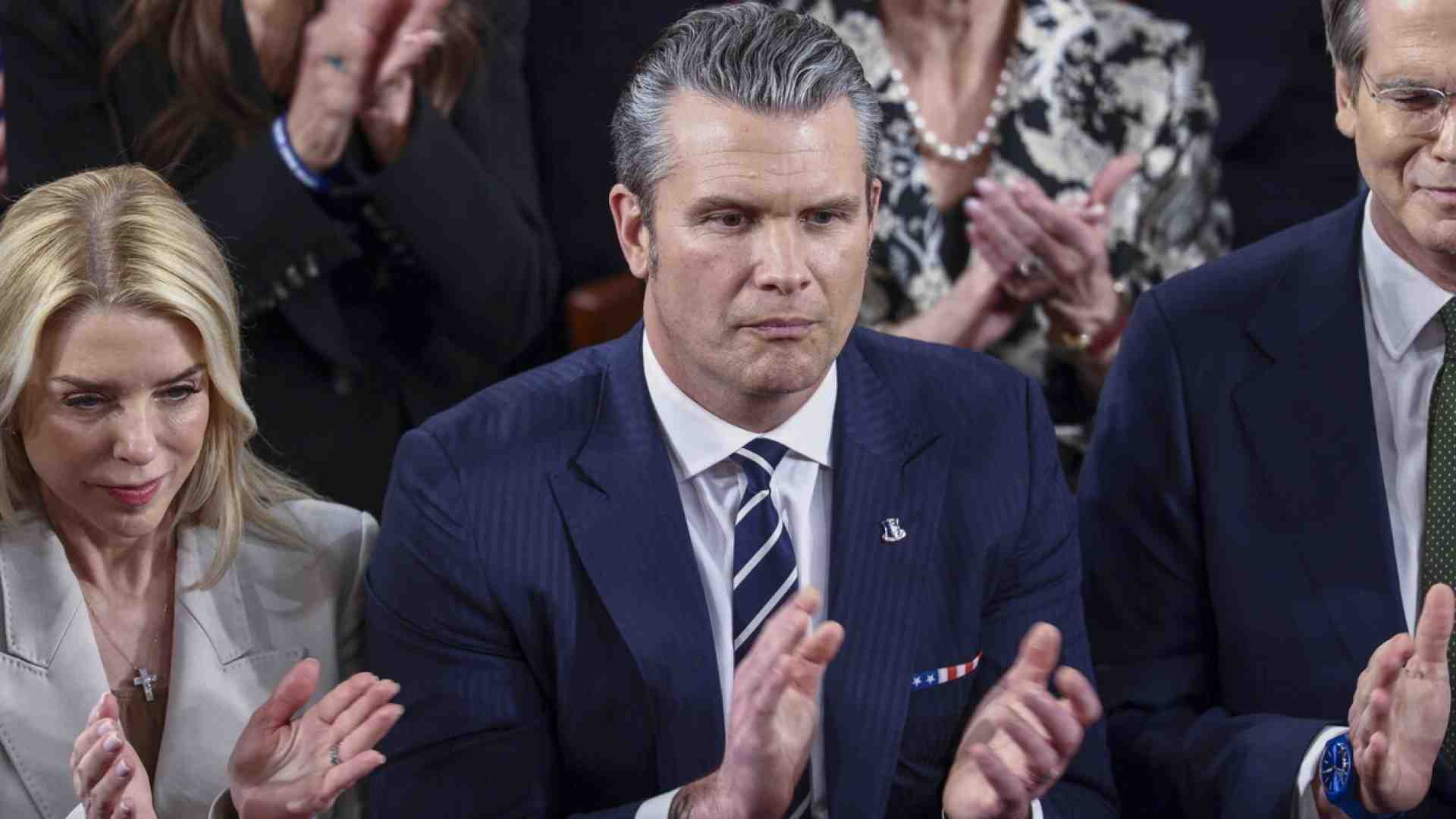 Le minacce di Hegseth ad Anthropic per condividere la propria tecnologia