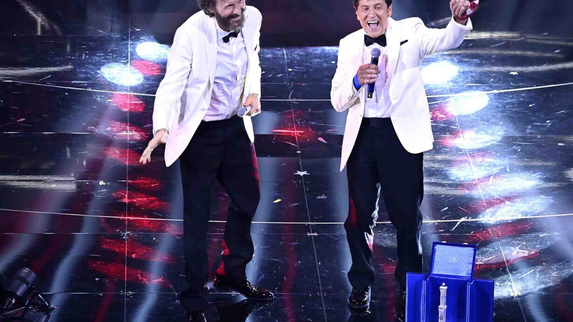 La storia della serata delle cover di Sanremo