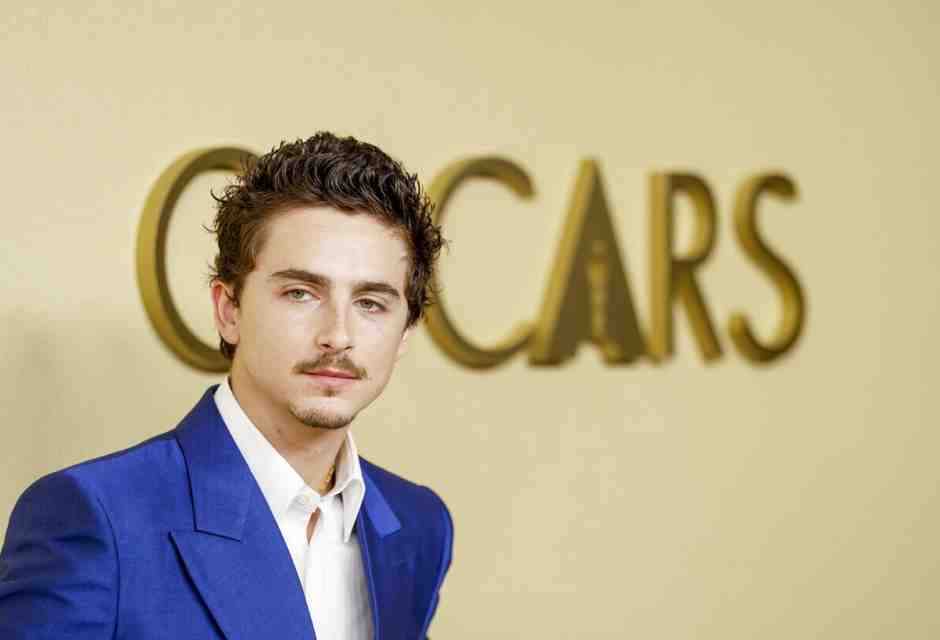 Timothée Chalamet e la vecchia arte di imbruttirsi per vincere i premi