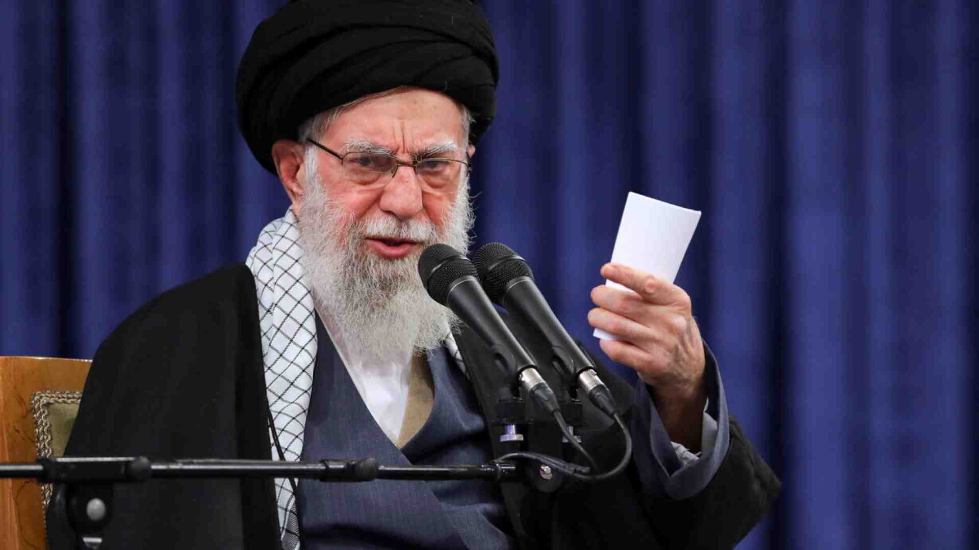 Trump dice che l'ayatollah Ali Khamenei è morto