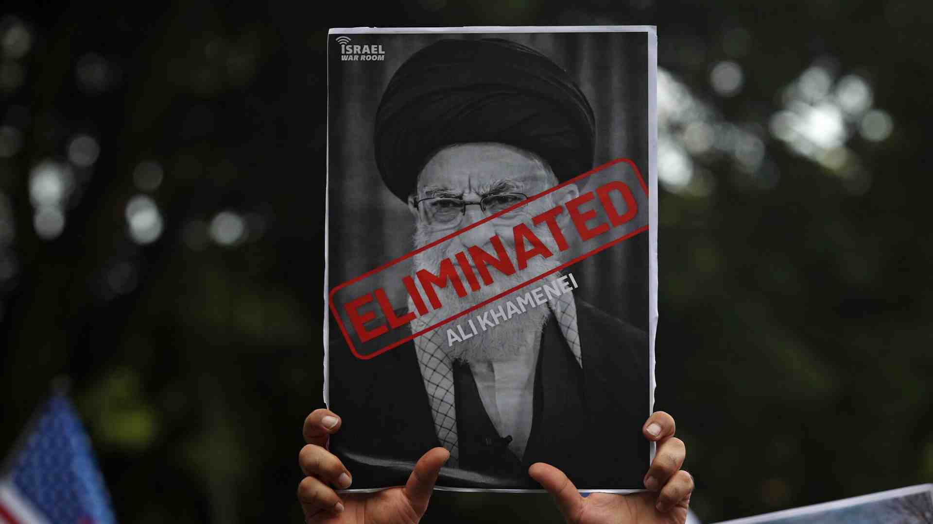 Teheran promette vendetta e prepara la successione