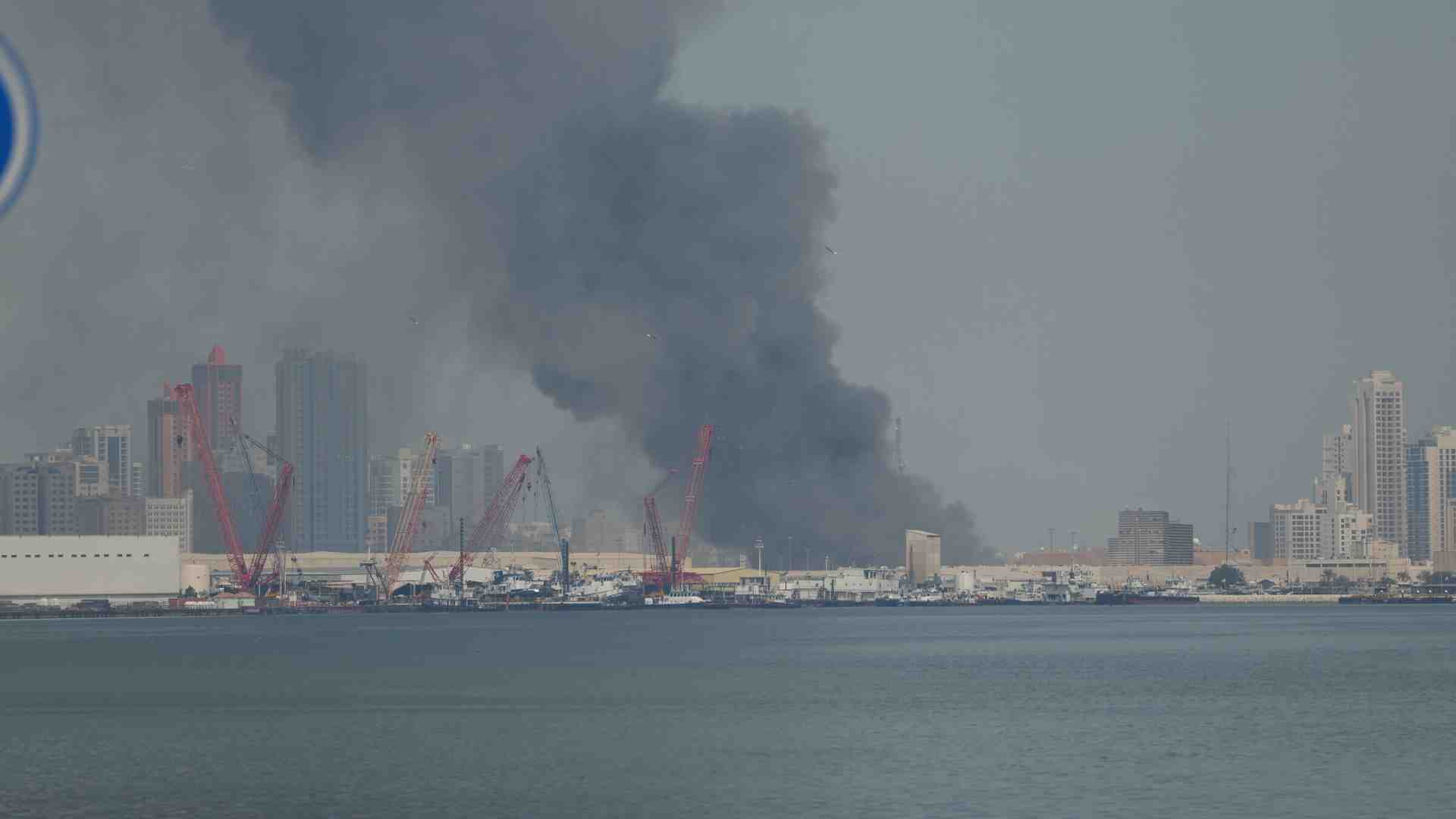 L'Iran ora vuole parlare, dice Trump, ma è tardi. L'attacco continua "senza sosta"