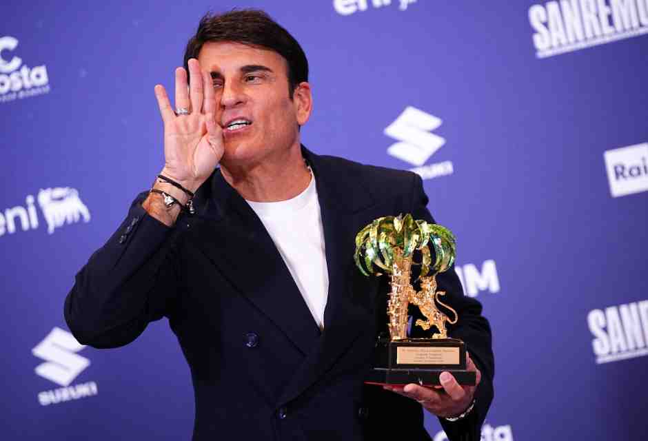 Ha vinto il sì, per ora. Sal Da Vinci alla guida del paese, De Martino nuovo ayatollah