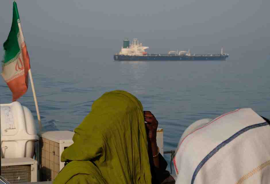 Lo stretto di Hormuz, quei pochi chilometri che tengono in ostaggio l'economia globale