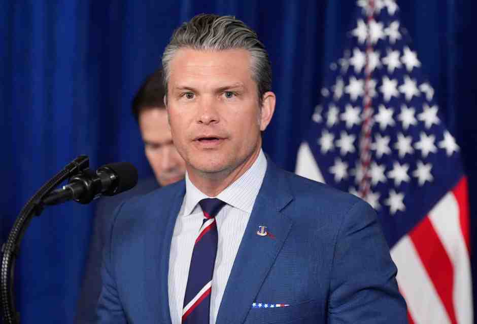 Il segretario americano Hegseth promette una guerra “decisiva” contro l’Iran