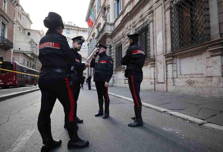 Quattro (falsi) allarmi bomba in poche ore. Cosa sta succedendo a Roma?
