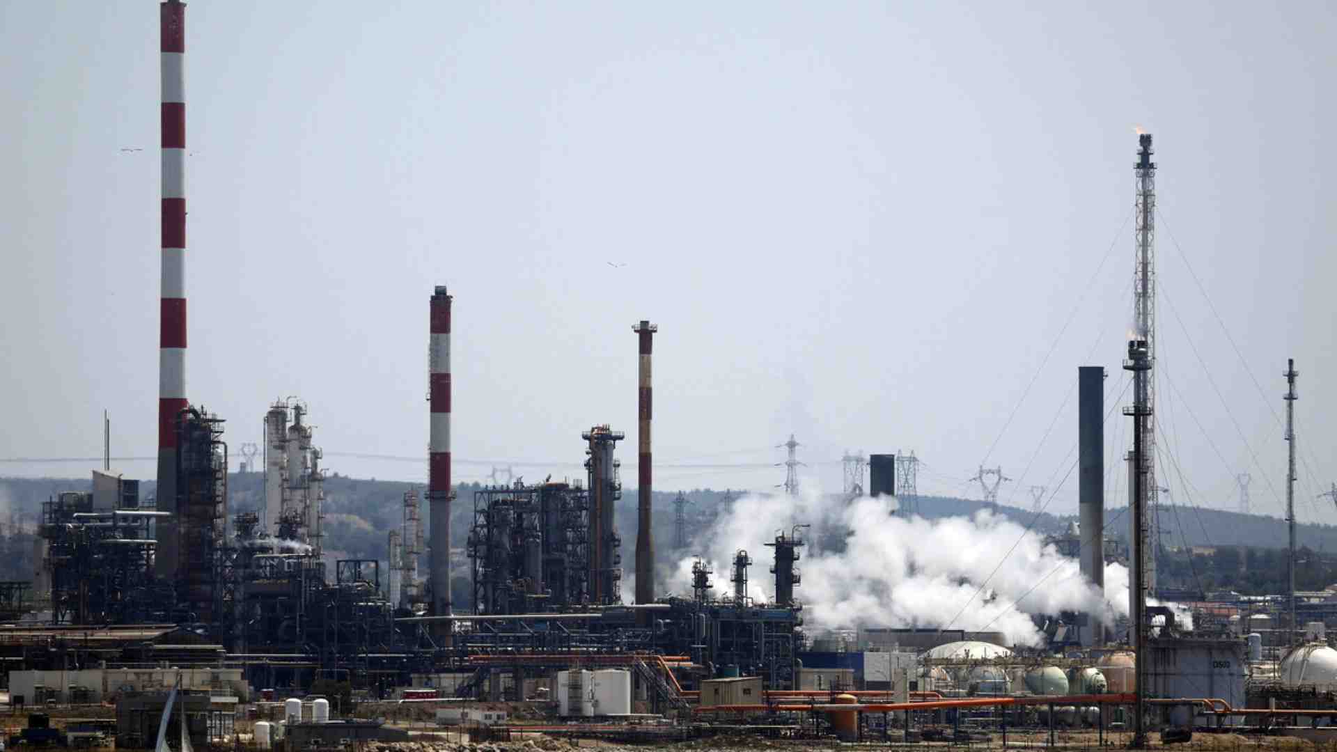 La chiusura dello Stretto di Hormuz e i problemi energetici dell'Ue. Parlano Nicolazzi e Benedettini